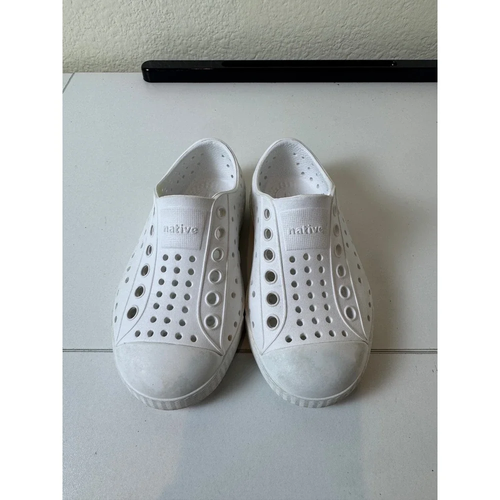 Native Jefferson Slip On Shoes Kids Size C7 White Lightweight Minimalist Sandals